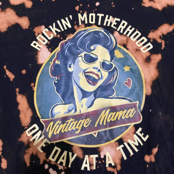 Custom “Motherhood” Graphic Tee - Picture 2 of 3